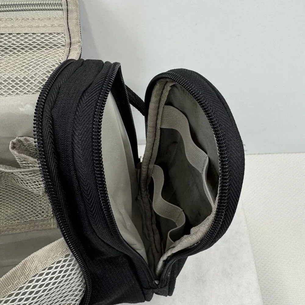 Heys Black Hanging Toiletry Bag Travel Organizer Multiple Compartments Diddy Bag